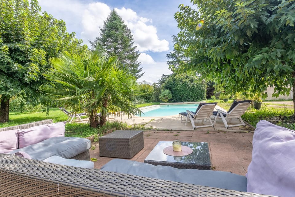 Gîte à la campagne avec piscine Apartment in Auvergne-Rhône-Alpes