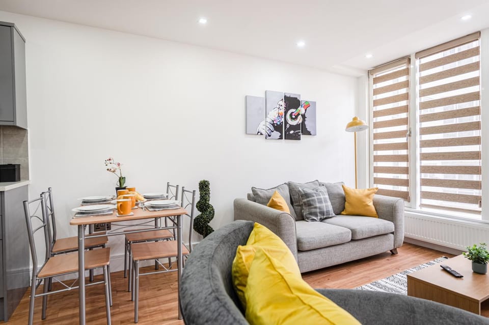 Living room, Seating area, Dining area