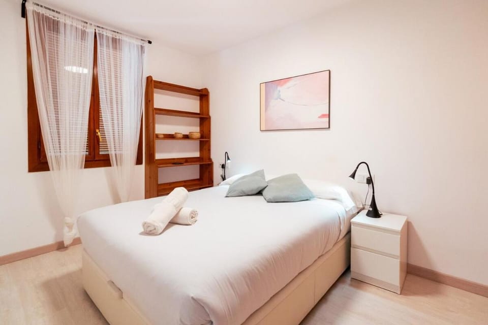 Ripoll Old Town - Unik Vacation Apartment in Tarragona