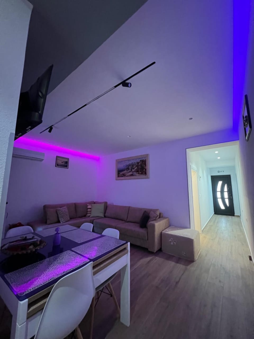 Lovely One-Bedroom Apartment with BBQ-grill! Apartment in Sarandë