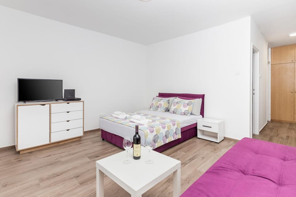 Studio apartman Scardona Apartment in Kotor Municipality