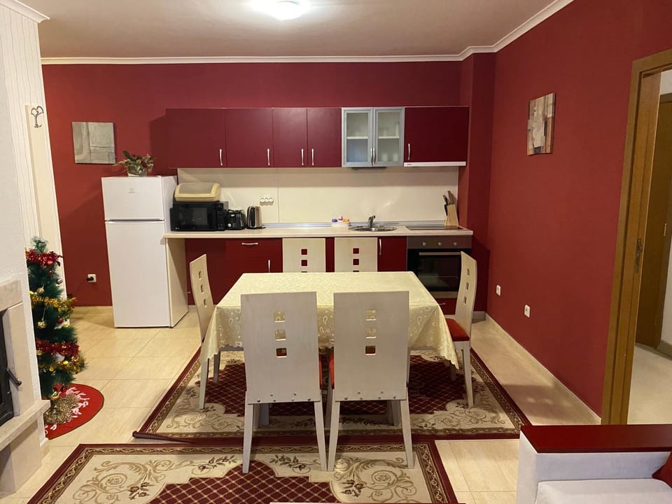 Kitchen or kitchenette, Living room, Dining area