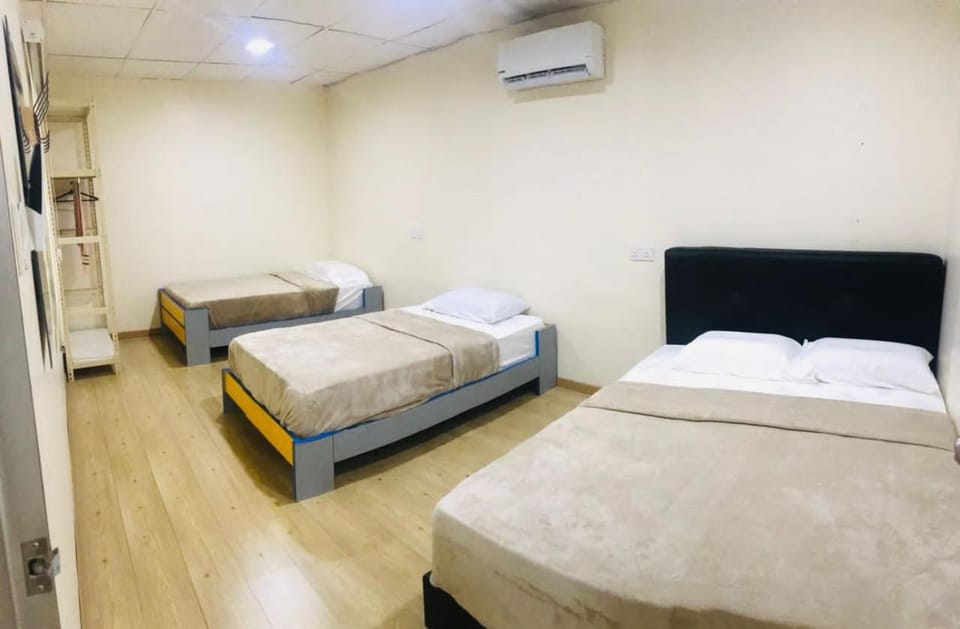 Pak Long Shoplot Homestay 2 House in Selangor, Malaysia