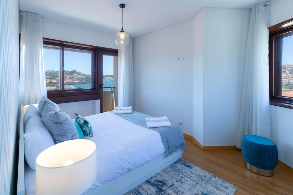 Bedroom, River view