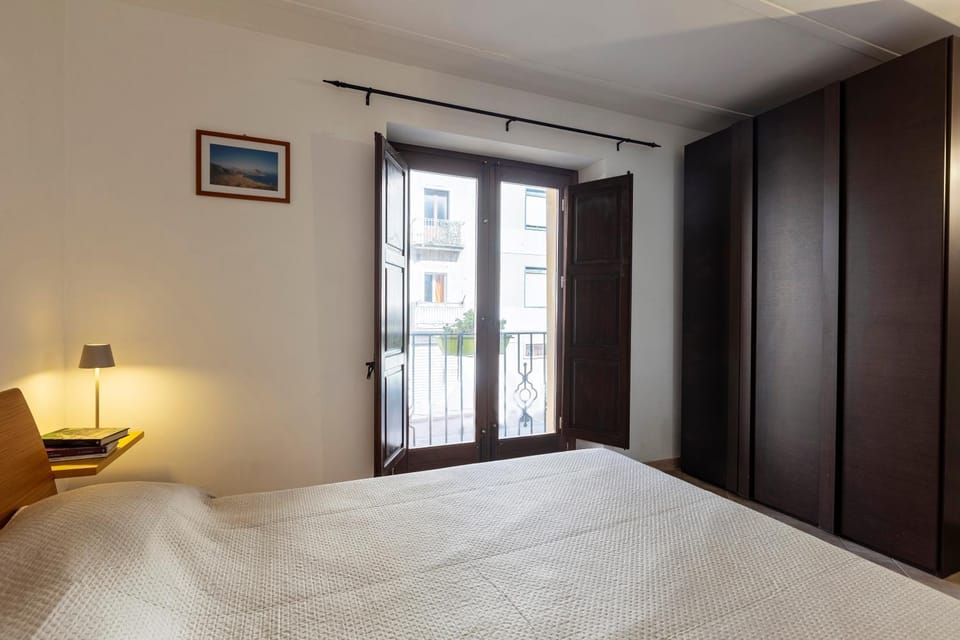 Bed, Photo of the whole room, Bedroom, wardrobe