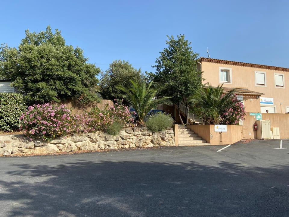 Soleiluna Campground/ 
RV Resort in French Riviera