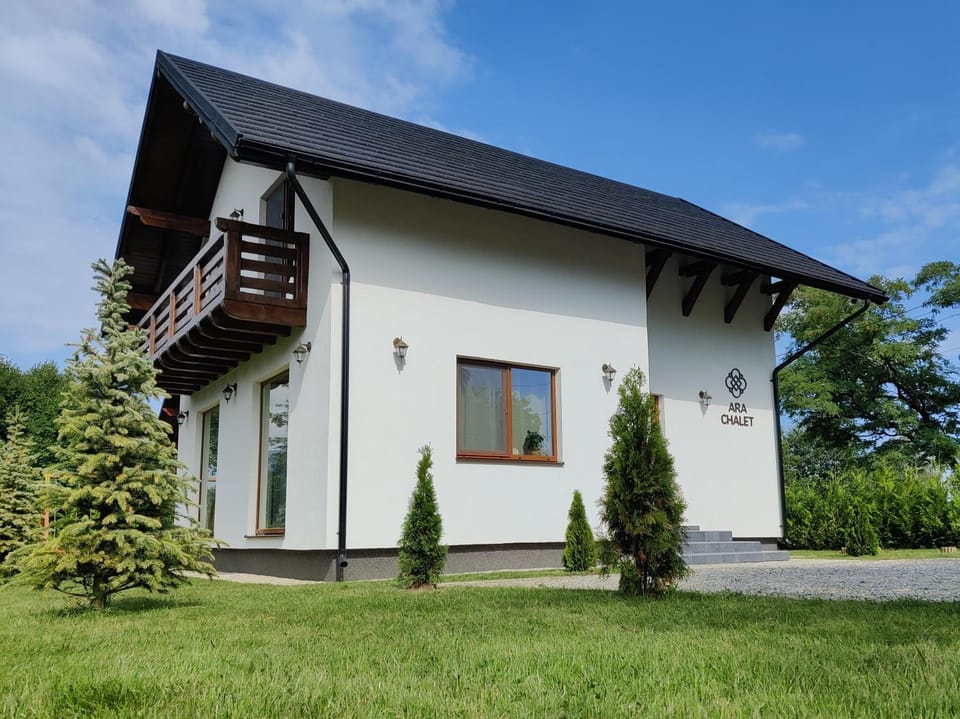 Property building, Day, Garden