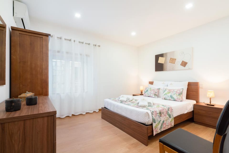 Bed, Photo of the whole room, Bedroom, hair dresser, towels, wardrobe