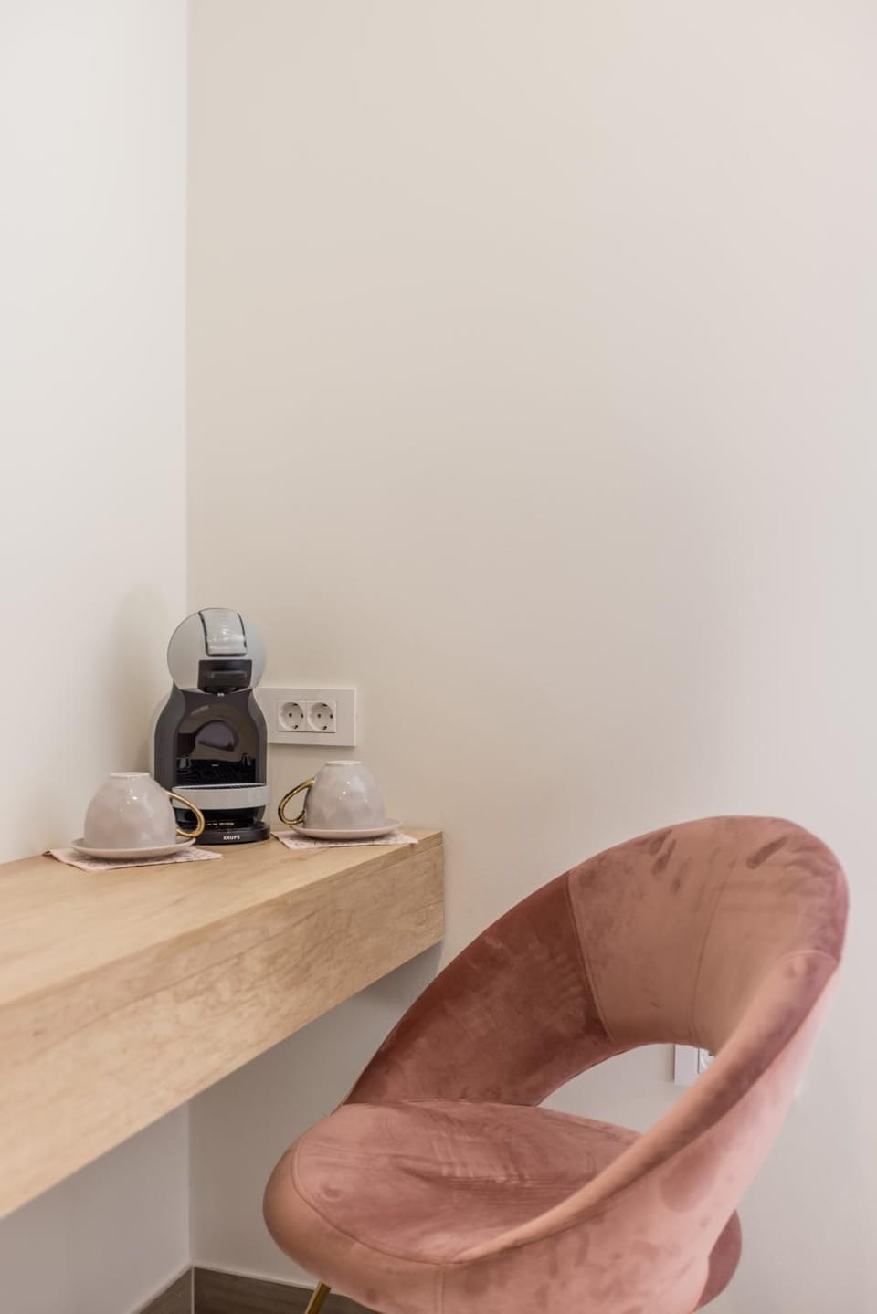 Coffee/tea facilities, Seating area