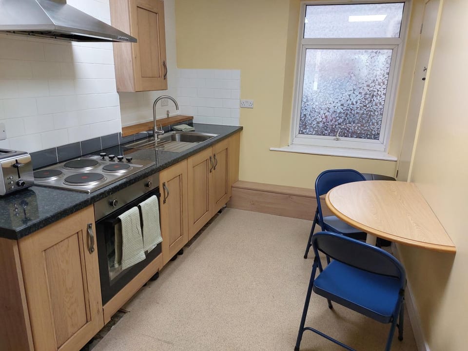 Apartment above Sweetharts bakery and coffeeshop in Blackhill, Durham Apartment in England