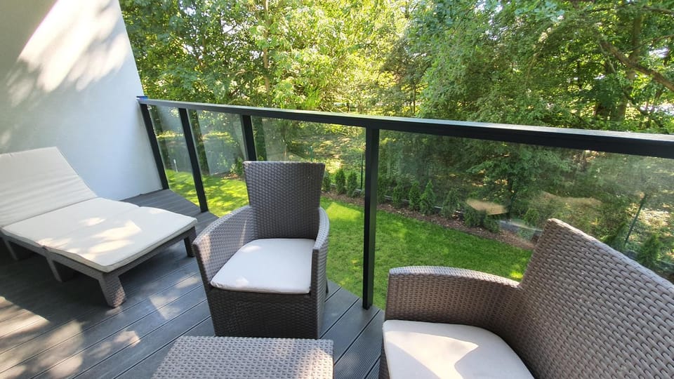 Balcony/Terrace, Garden view