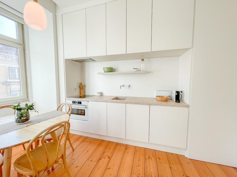 Coffee/tea facilities, Kitchen or kitchenette, Dining area, dishwasher, minibar, pet friendly, stove