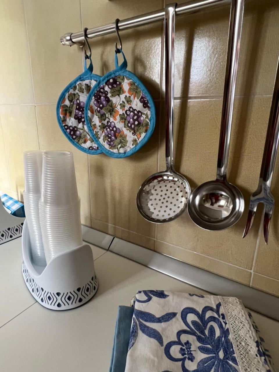 Kitchen or kitchenette, Communal kitchen, kitchen, kitchen
