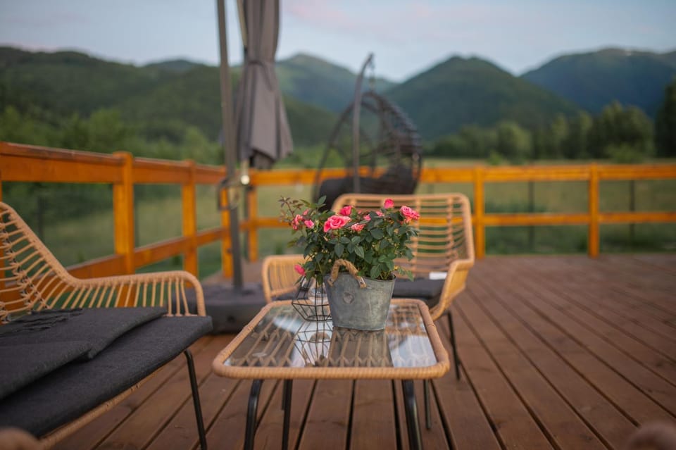 Patio, Balcony/Terrace, Balcony/Terrace, Mountain view