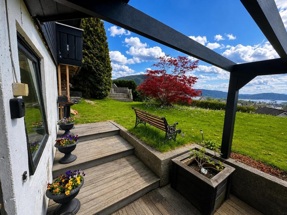 Property building, Patio, Spring, Day, Natural landscape, Garden, View (from property/room), Balcony/Terrace, Garden view, Mountain view