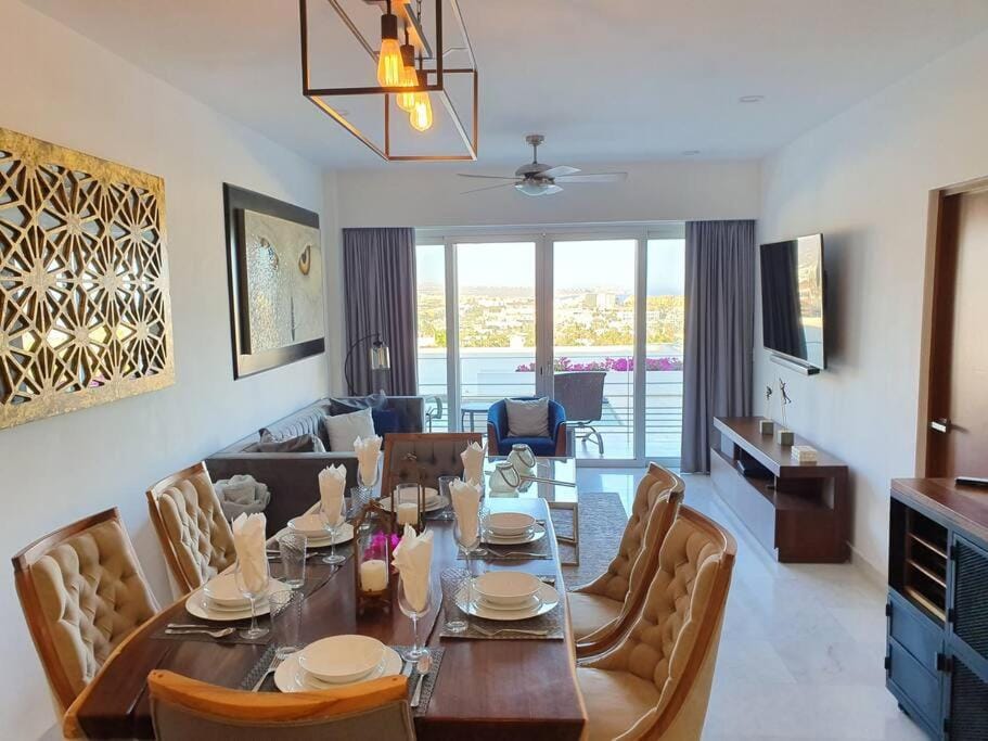 BEAUTIFUL OCEAN VIEW CONDO, 3BR 3.5 BT Apartment in Cabo San Lucas