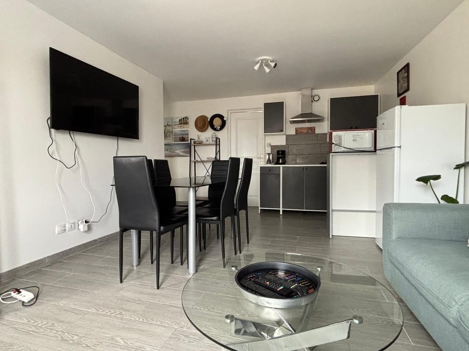 TV and multimedia, Dining area