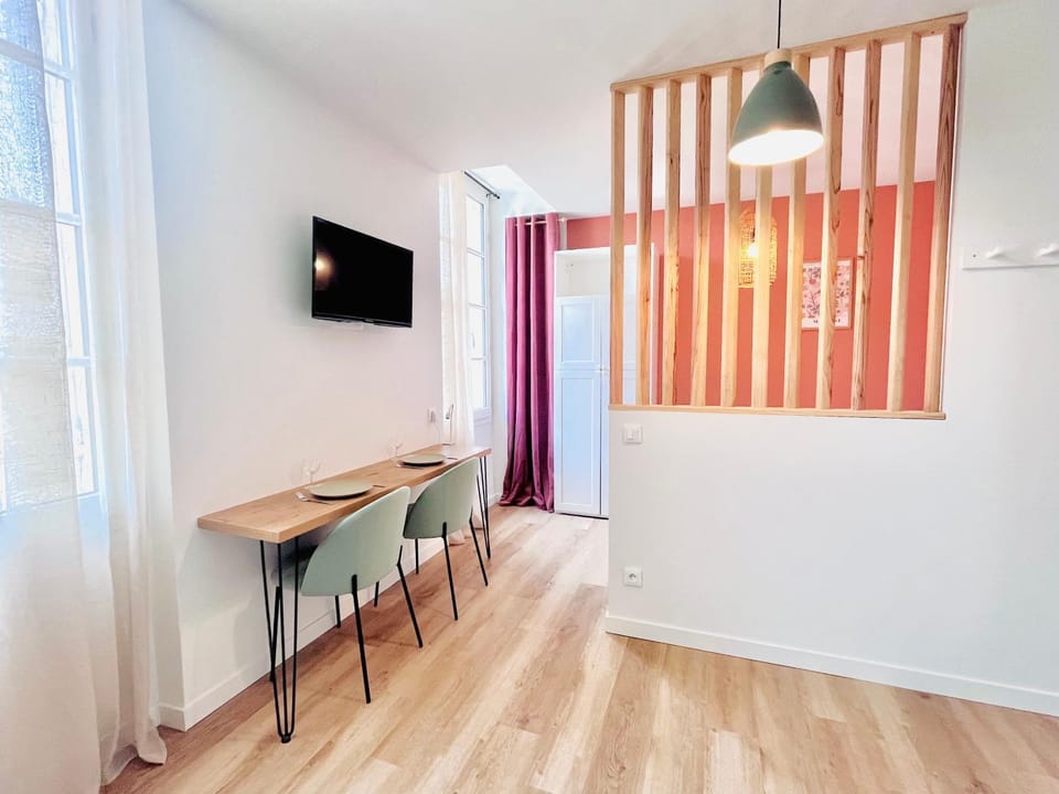 TV and multimedia, Dining area