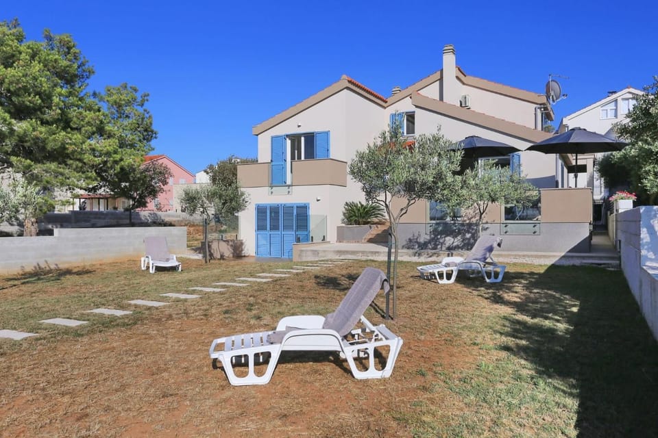 Property building, Garden