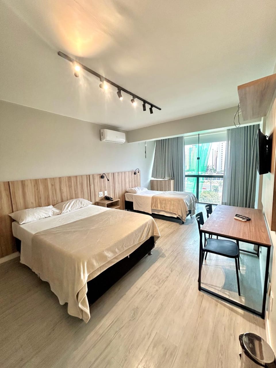Bed, Photo of the whole room