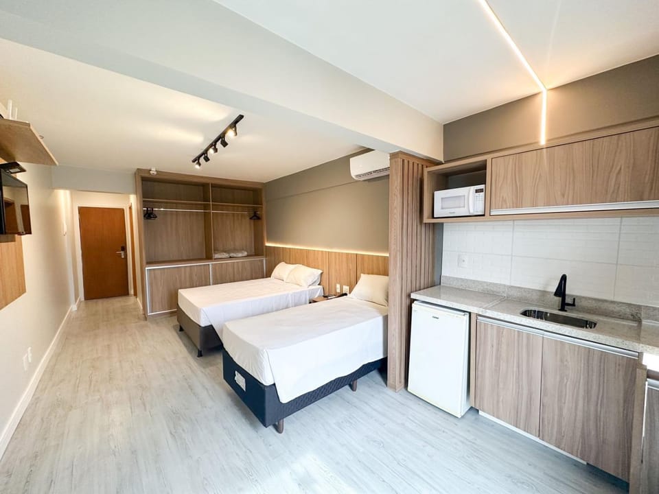 Photo of the whole room, Bedroom, wardrobe