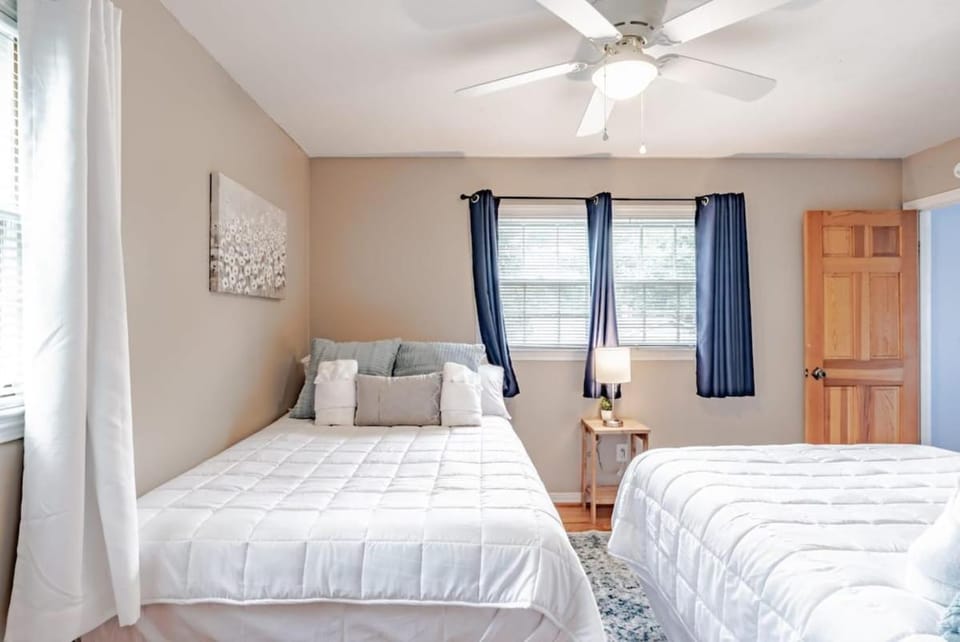 Bel-Air Bungalow- close to Midtown Highways and Downtown Mobile House in Mobile