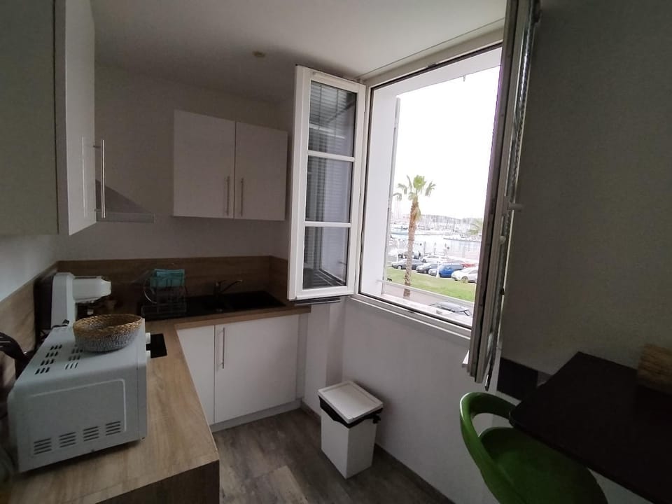 Studio port Toulon Apartment in Toulon