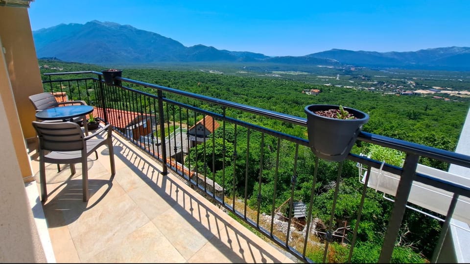 View (from property/room), Balcony/Terrace
