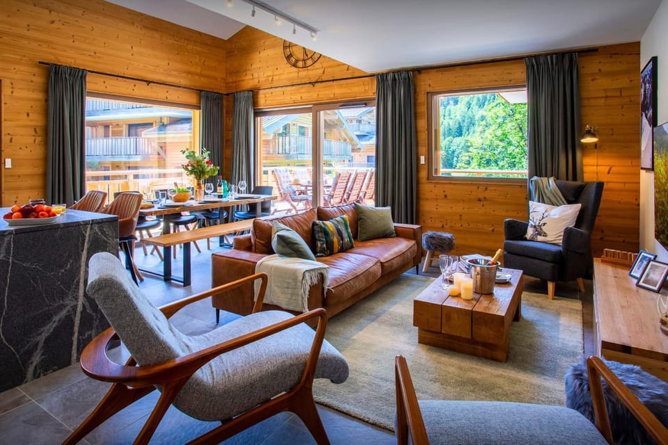 Living room, Seating area, Dining area