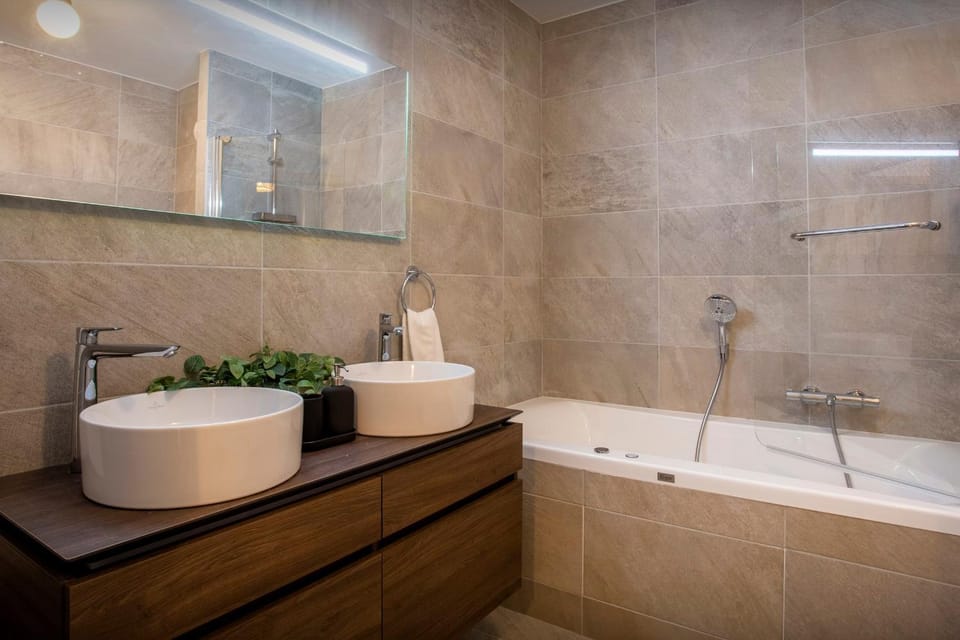 Bathroom, Bath