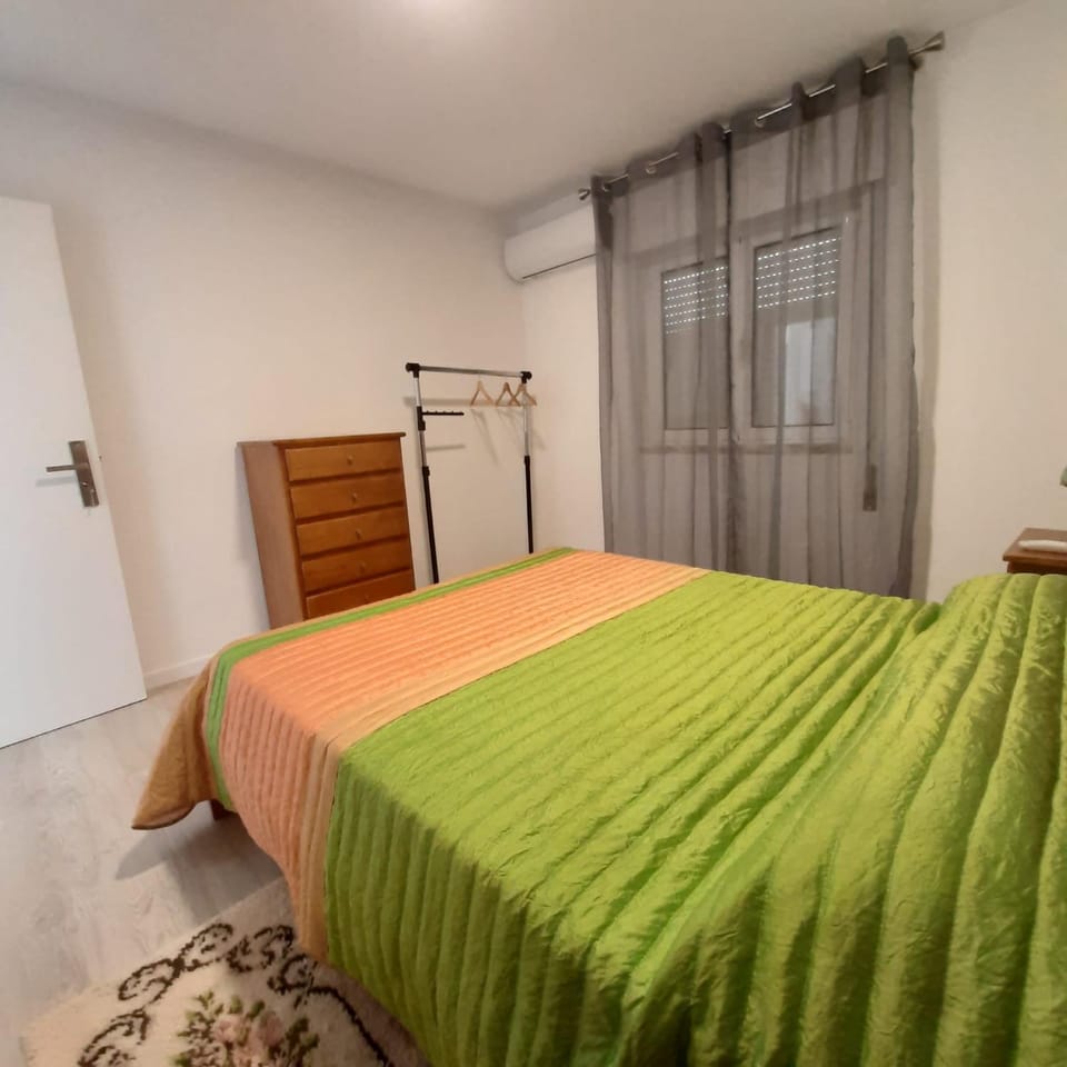 Casas da Escola - "Casa da Professora" - Meãs House in Coimbra District, Portugal