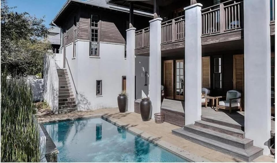 Dejarnette Cottage House in Rosemary Beach