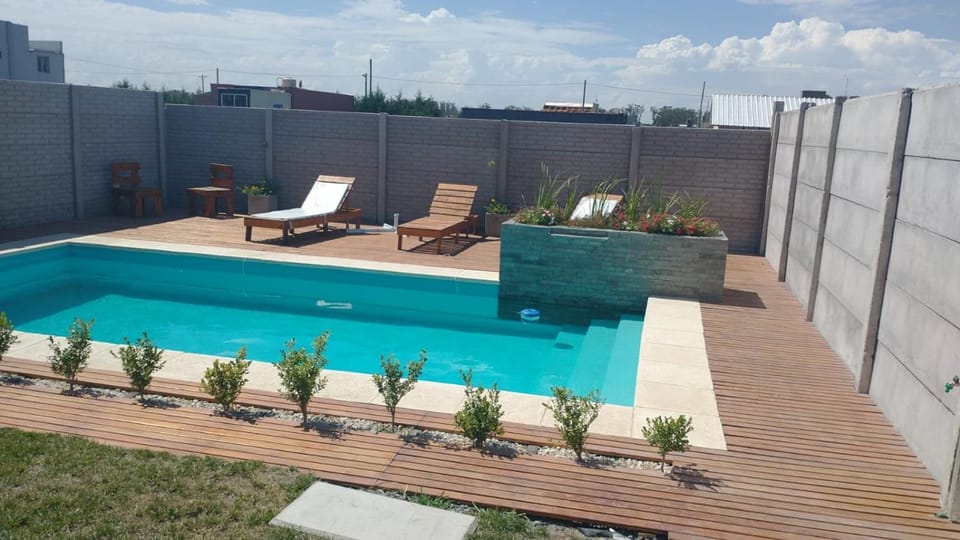 Duplex familiar con pileta en zona parque House in Necochea