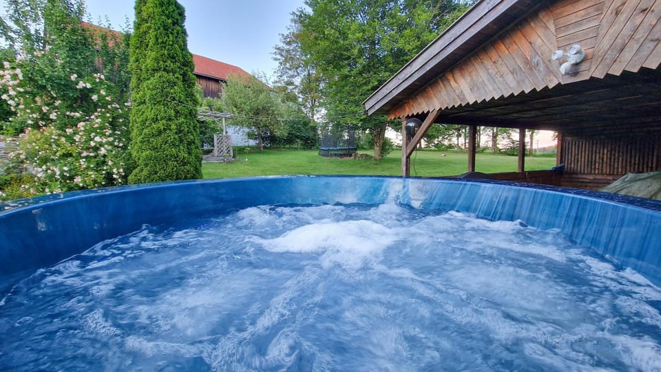 Hot Tub, Spa and wellness centre/facilities