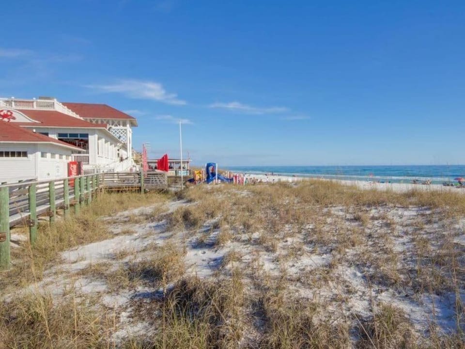 Salty Seas Gulf Front Oasis - New to Market Rates Apartment in Destin