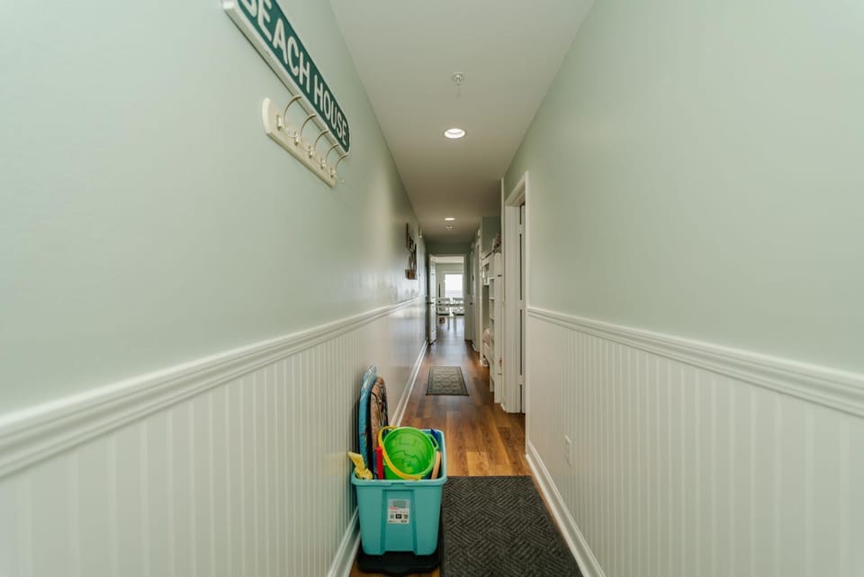 Salty Dolphin - Gulf Front Oasis Apartment in Destin