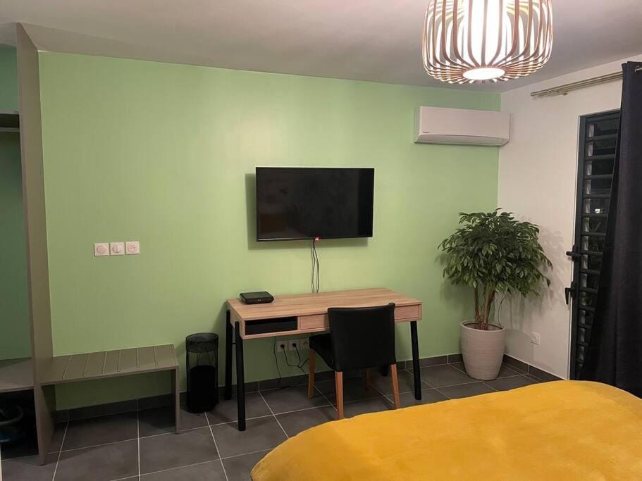 Studio d affaires Piscine rooftop Apartment in Cayenne