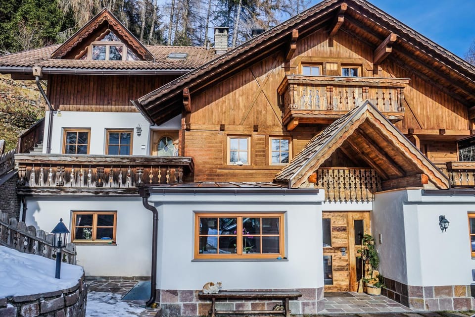 Property building, Day, Winter, On site