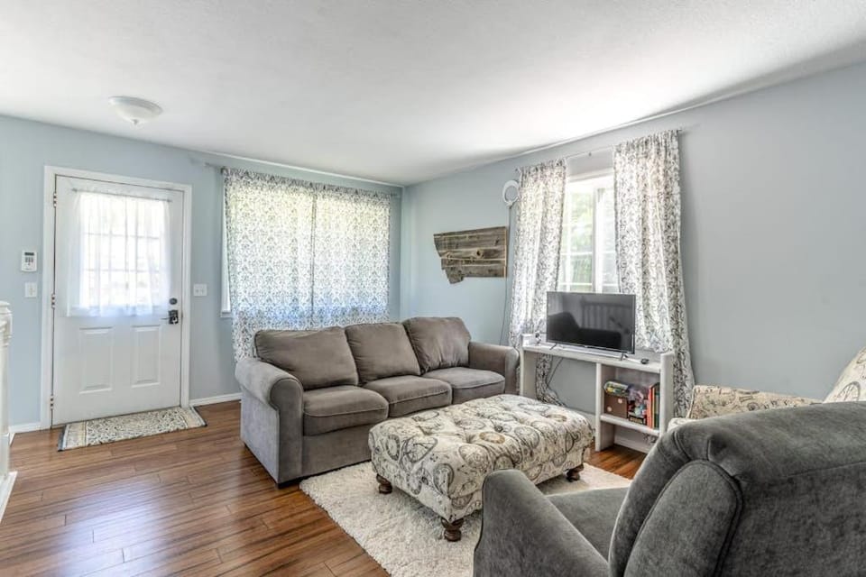 Cozy Escape House in Woods Bay