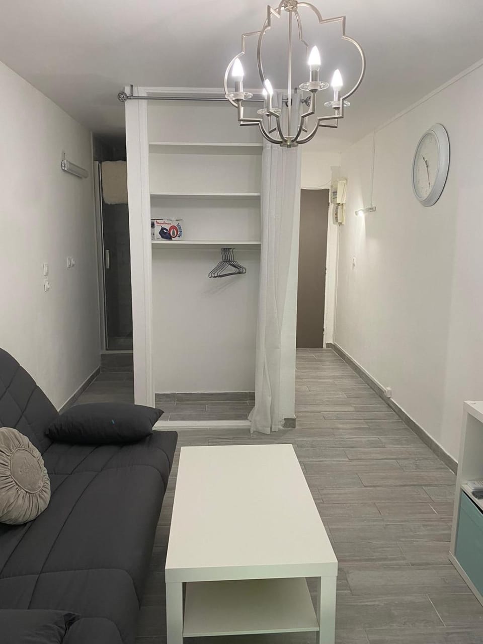 Beau studio dans résidence calme avec parking gratuit Apartment in Aix-en-Provence