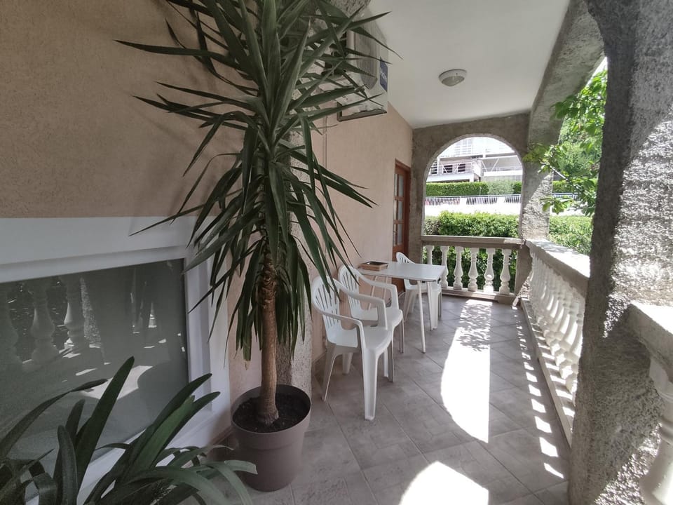 Day, Garden, Balcony/Terrace, Seating area, Garden view