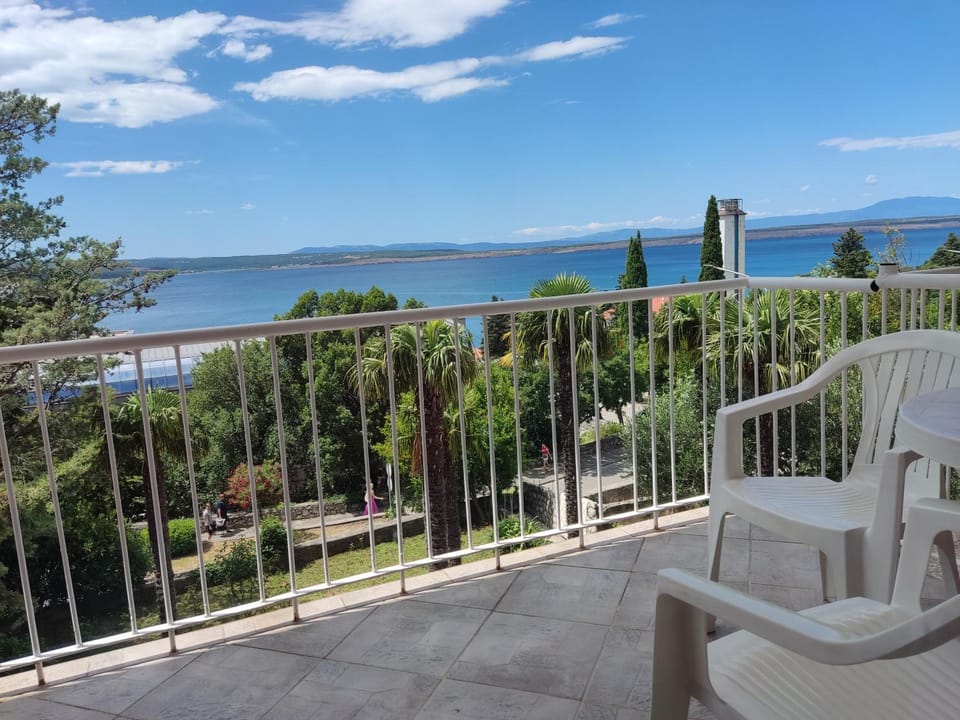 Natural landscape, View (from property/room), Balcony/Terrace, Living room, Seating area, Sea view