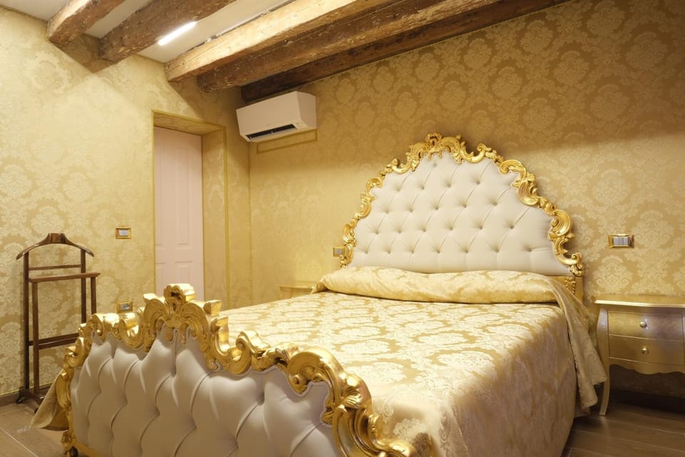 Bed, Bedroom, air conditioner