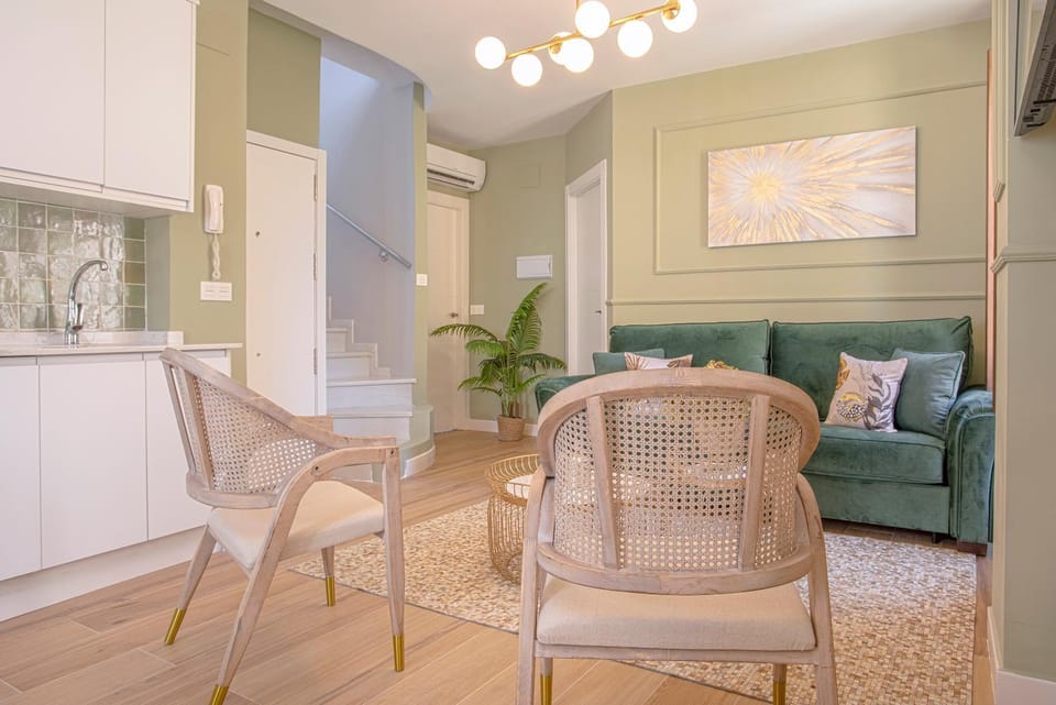 Kitchen or kitchenette, Living room