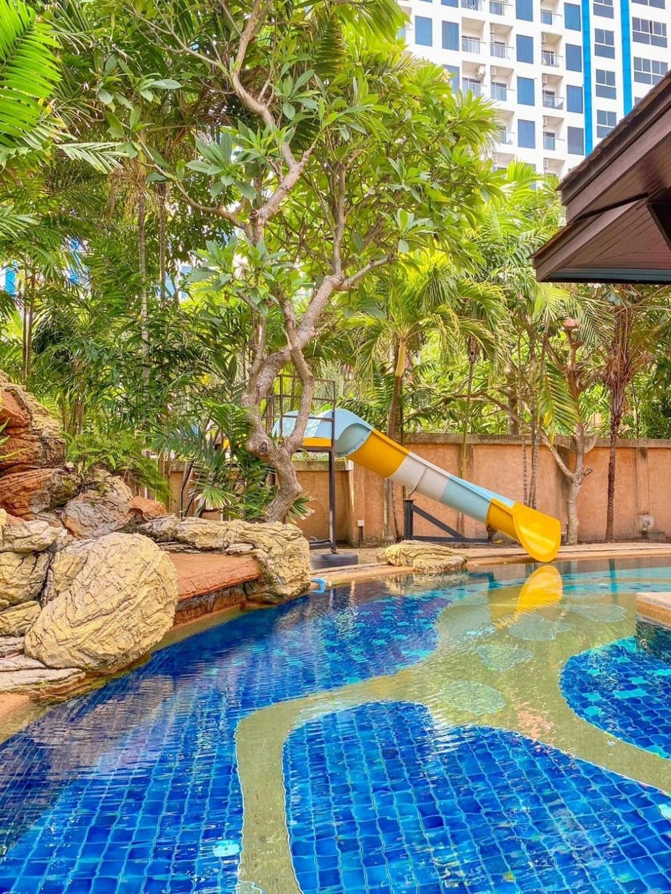 Property building, Swimming pool