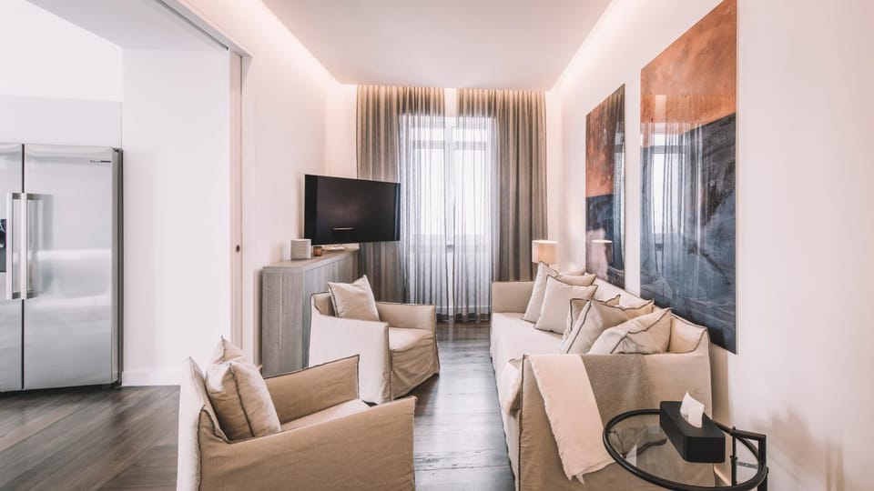 TV and multimedia, Living room, Seating area