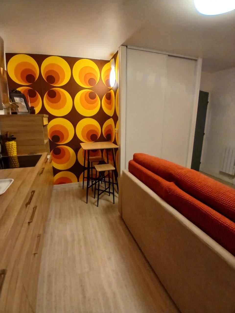 Kitchen or kitchenette, Seating area