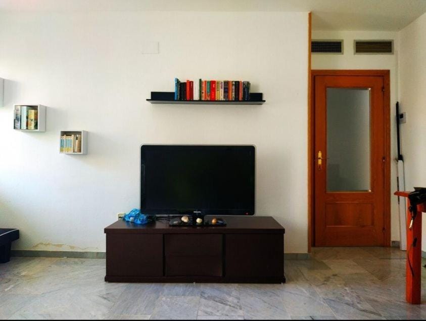 Communal lounge/ TV room