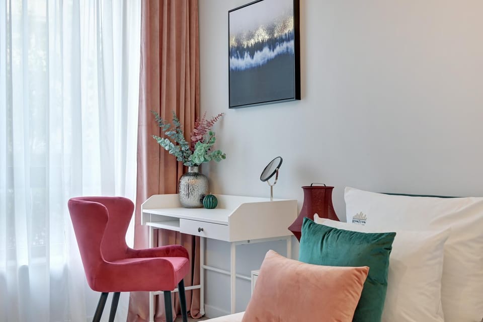 Seating area, Bedroom