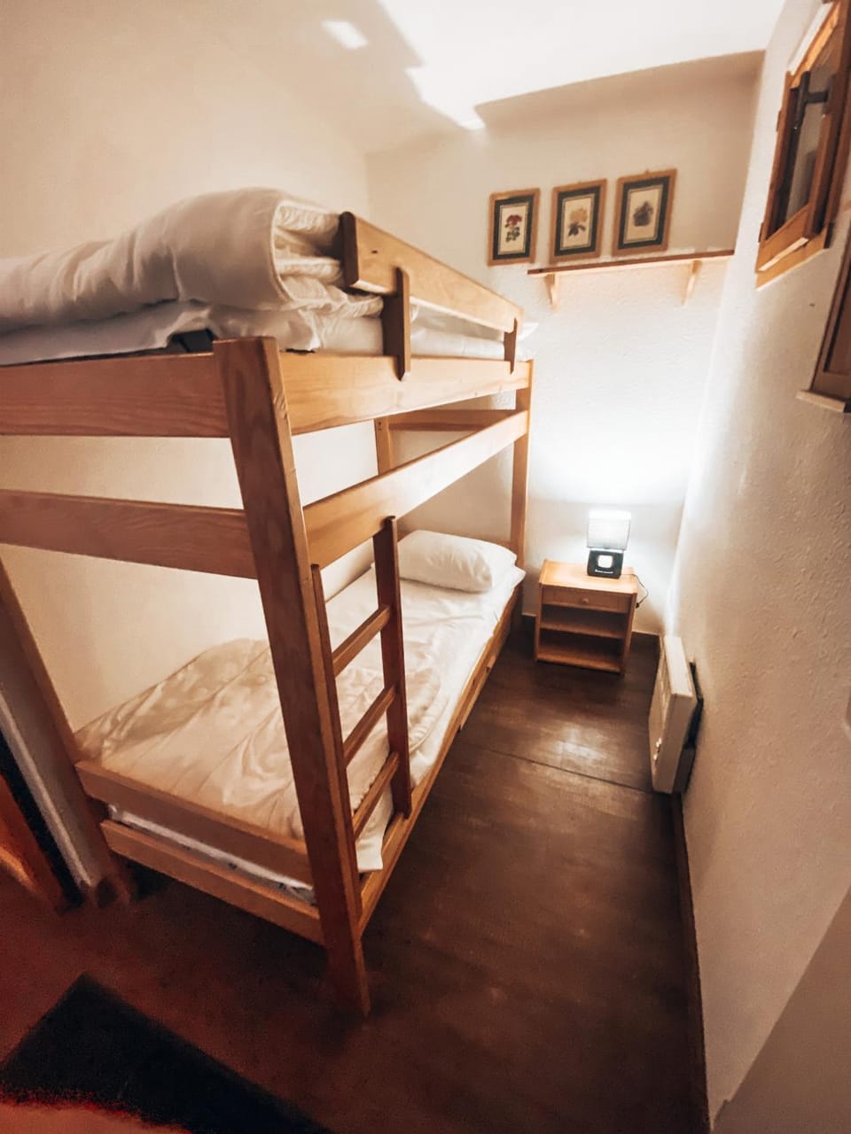 Bedroom, bunk bed